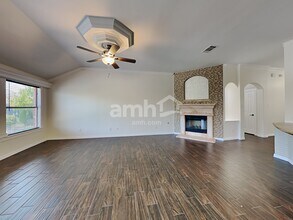 2228 Coopers Hawk Ct in Grand Prairie, TX - Building Photo - Building Photo