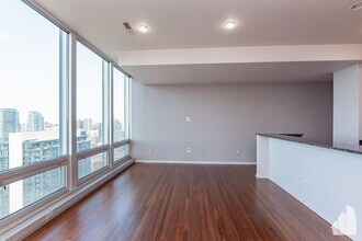 500 W Superior St in Chicago, IL - Building Photo - Building Photo