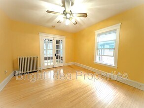 2104 Emerson Ave S in Minneapolis, MN - Building Photo - Building Photo