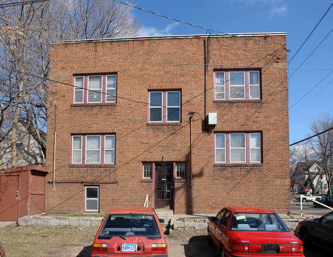 1630 Marshall Ave in St. Paul, MN - Building Photo - Building Photo