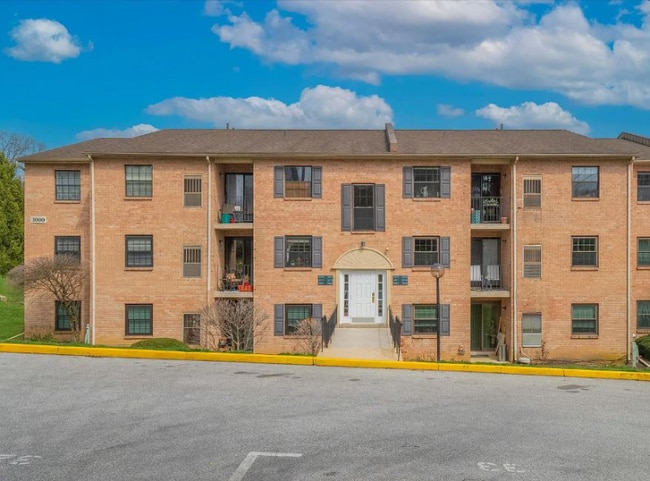 property at 3005 Valley Dr