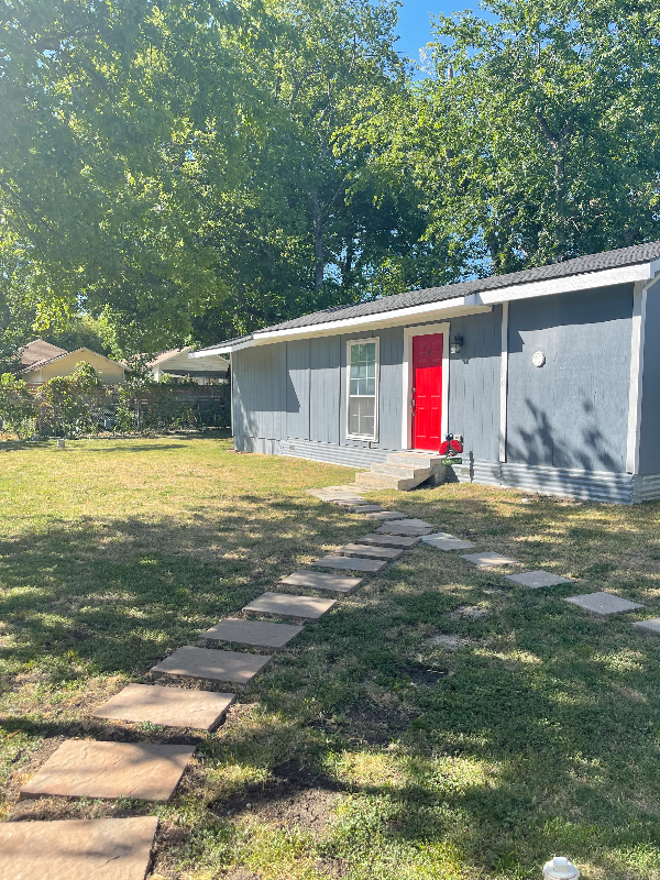 property at 5639 Santa Fe Ave