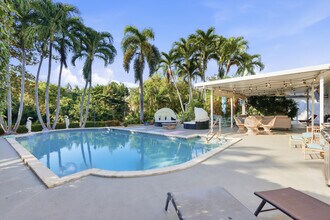 1905 Meadow Ct in West Palm Beach, FL - Building Photo - Building Photo