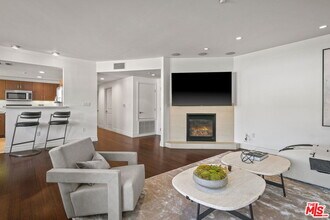 1248 Laurel Ave in West Hollywood, CA - Building Photo - Building Photo