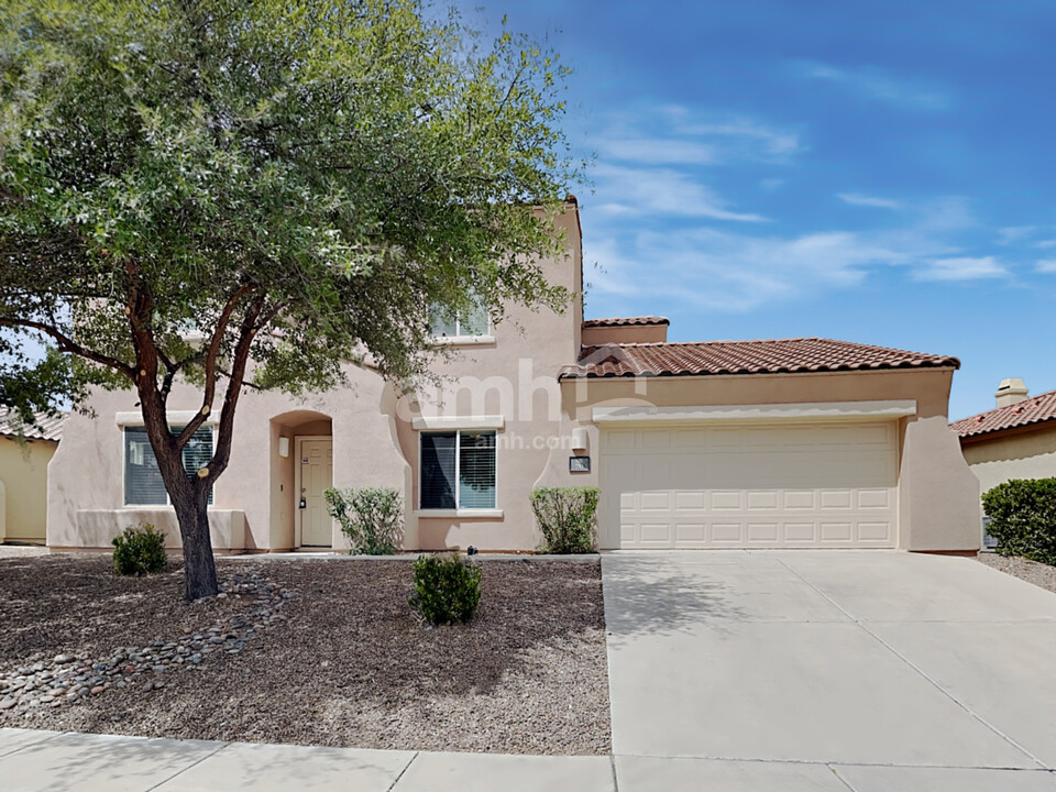 70 E Camino Rancho Felice in Sahuarita, AZ - Foto de edificio