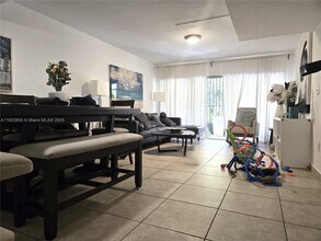 231 NW 109th Ave in Miami, FL - Building Photo - Building Photo
