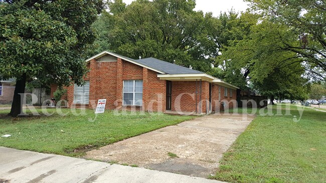 property at 3790 Jasmine Dr