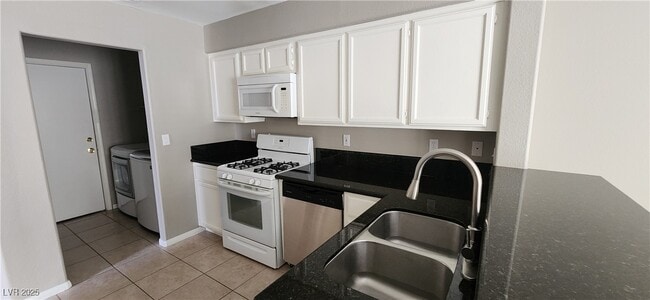 190 Renville Ct in Henderson, NV - Foto de edificio - Building Photo