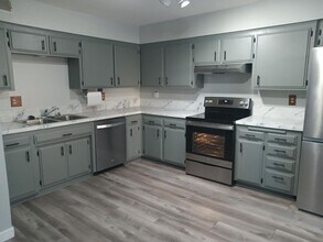 2626 Cleo Ct in Bakersfield, CA - Building Photo - Building Photo