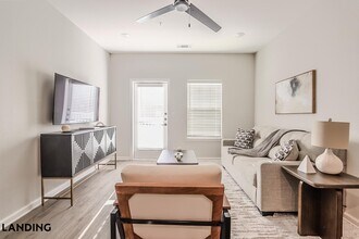 1650 Harris Hill Rd, Unit 05-5107 in San Marcos, TX - Foto de edificio - Building Photo