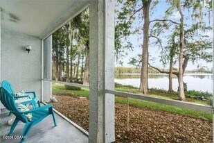 25107 Northlake Dr in Sanford, FL - Building Photo