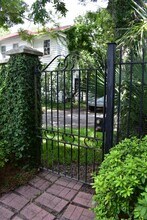66 Rutledge Ave in Charleston, SC - Building Photo - Building Photo