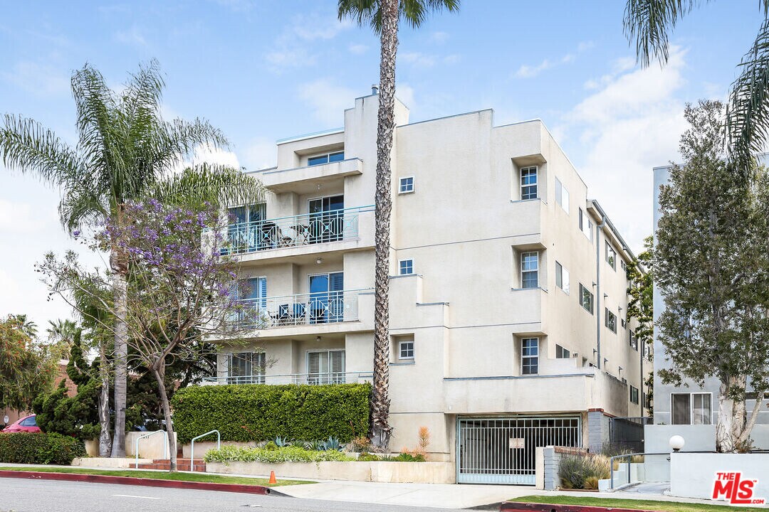 1217 20th St-Unit -104 in Santa Monica, CA - Building Photo