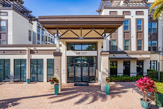 Nine 12 Gateway Apartments in Altamonte Springs, FL - Building Photo - Building Photo