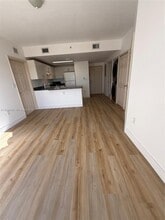 3410 Coral Way, Unit PH06 in Miami, FL - Foto de edificio - Building Photo