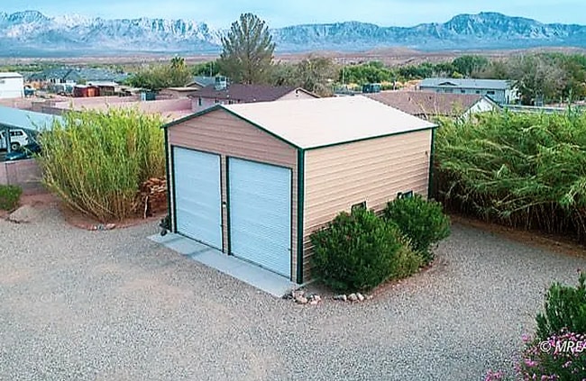property at 20 E Hafen Ln