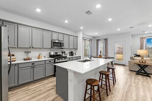 4242 Sterling Vw Blvd in Baytown, TX - Building Photo