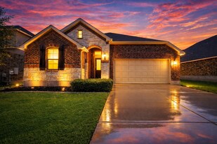 1004 Hartman Dr in Leander, TX - Building Photo