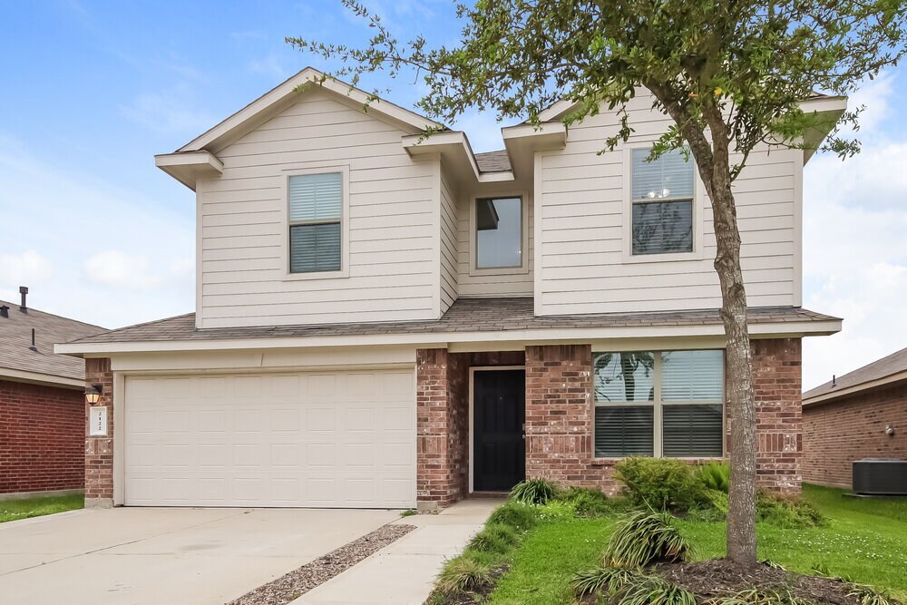 2122 Harvey Brown School Dr in Houston, TX - Building Photo
