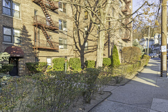 464 McLean Ave in Yonkers, NY - Building Photo - Building Photo