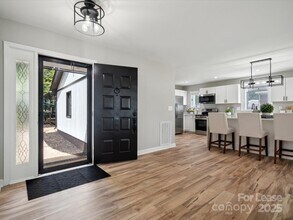 4954 Moonlite Bay Dr in Lake Norman of Catawba, NC - Building Photo - Building Photo