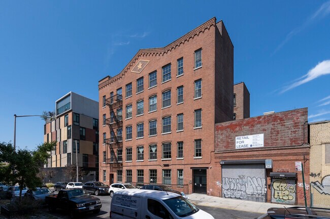 The Pencil Factory in Brooklyn, NY - Foto de edificio - Building Photo