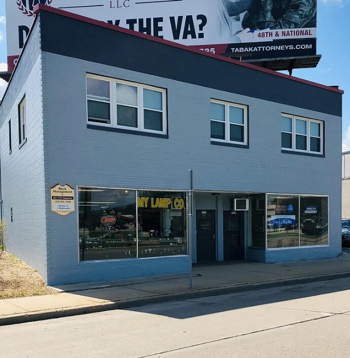 4611 W National Ave in Milwaukee, WI - Foto de edificio