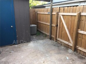 1915 Hearthstone Dr in Austin, TX - Building Photo - Building Photo