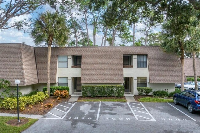 4602 Ringwood Meadow in Sarasota, FL - Building Photo - Building Photo