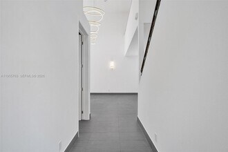 1251 Hayes St in Hollywood, FL - Building Photo - Building Photo