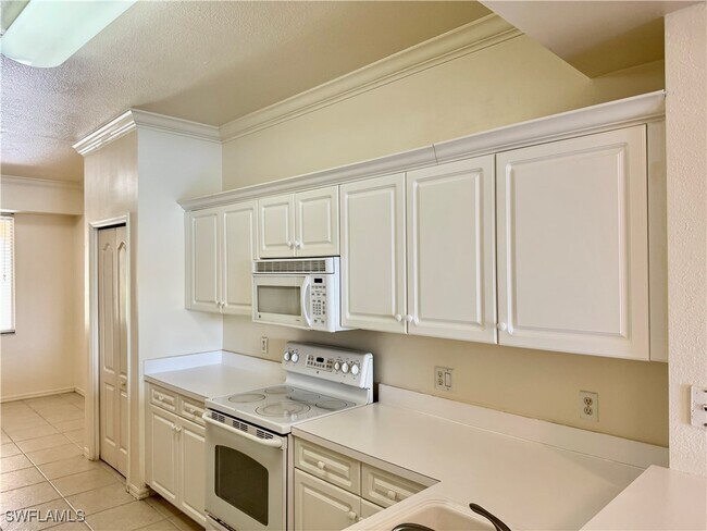 property at 8450 Kingbird Loop