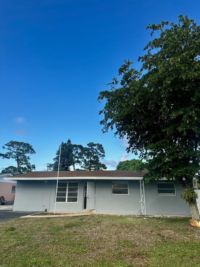 property at 790 Sarazen Dr