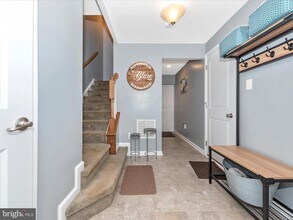 76 Norwood Dr in Falling Waters, WV - Building Photo - Building Photo