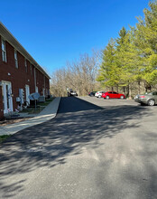 1115 Regency Way in Elizabethtown, KY - Foto de edificio - Building Photo