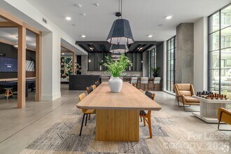 536 W Tremont Ave in Charlotte, NC - Foto de edificio - Building Photo