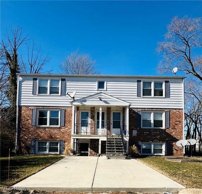 property at 4780 Pin Oak Dr
