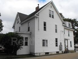 501 S University Ave in Mt. Pleasant, MI - Building Photo
