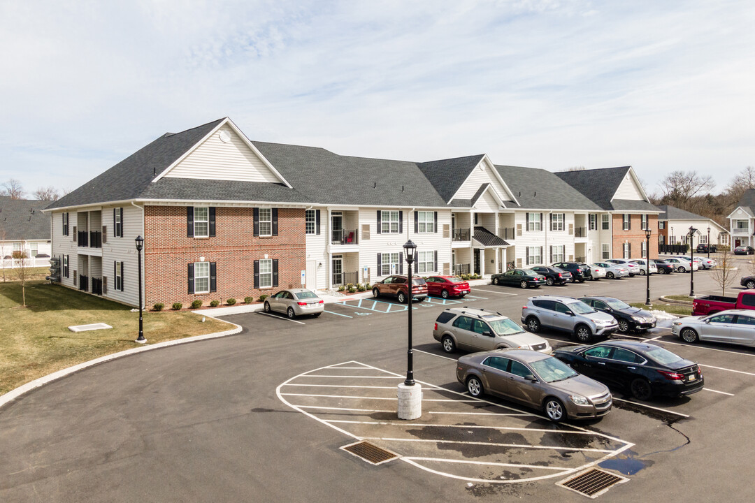 The Residence At St Josephs in Levittown, PA - Foto de edificio
