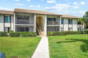1605 SW Silver Pine Way in Palm City, FL - Building Photo