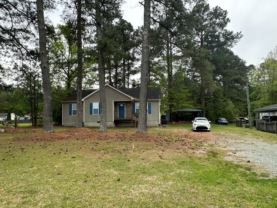 1707 Purefoy Dr in Chapel Hill, NC - Foto de edificio
