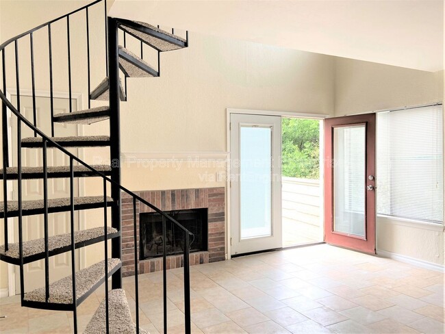 11530 N May Ave, Unit 201 in Oklahoma City, OK - Building Photo - Building Photo