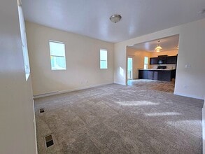 34 E Legacy Pky in Saratoga Springs, UT - Foto de edificio - Building Photo