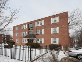 924-946 Wethersfield Ave in Hartford, CT - Foto de edificio - Building Photo
