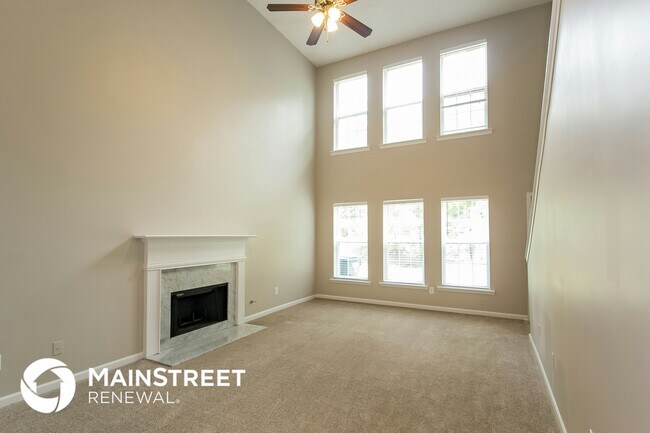 9535 Lakeview Rd in Union City, GA - Building Photo - Building Photo
