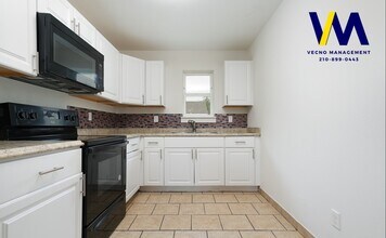 302 Cooper St in San Antonio, TX - Building Photo - Building Photo