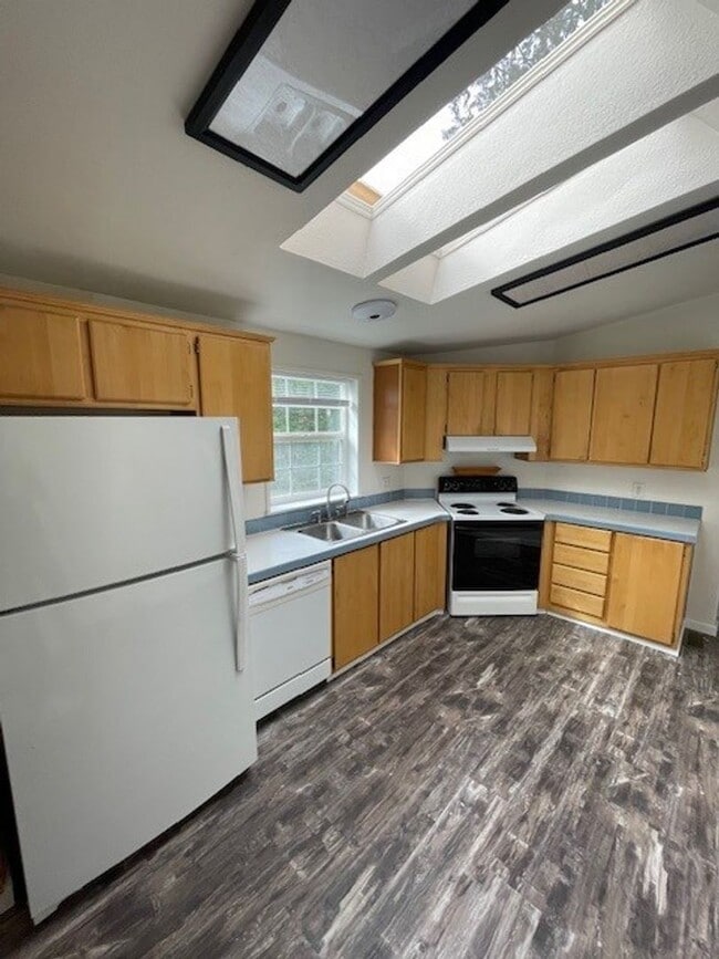 102 Tory Lynn Dr in Winlock, WA - Building Photo - Building Photo