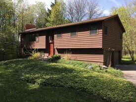 6 Redwood Ln in Ithaca, NY - Building Photo