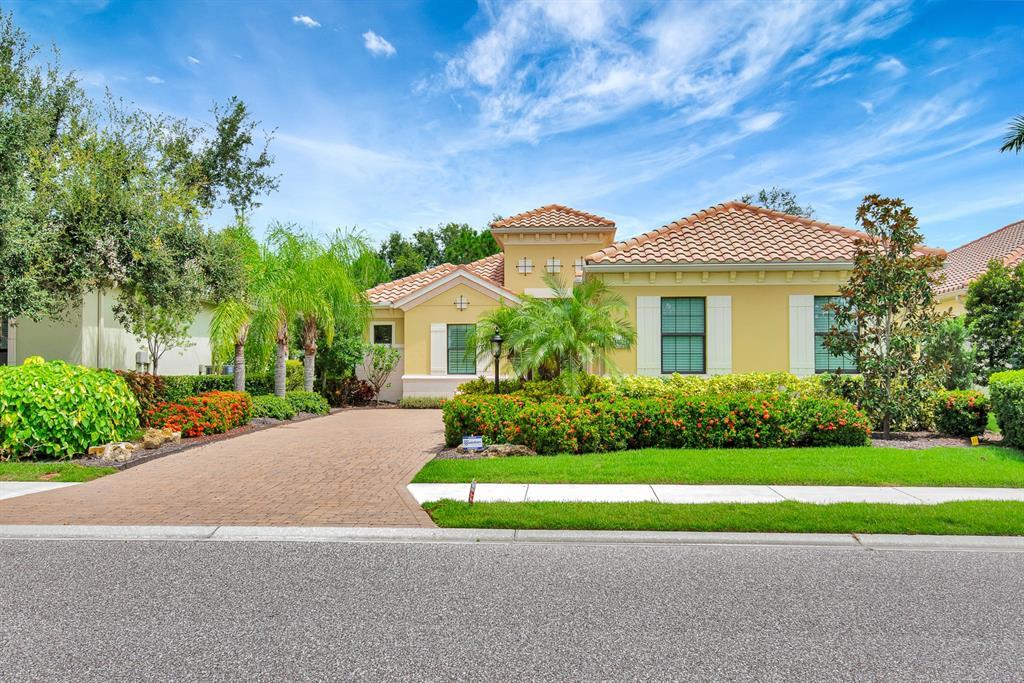 14721 Castle Park Terrace in Lakewood Ranch, FL - Building Photo