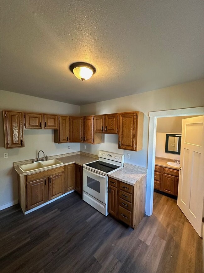 723-725 Frederick St in Oshkosh, WI - Building Photo - Building Photo