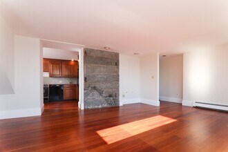 101 Granite St in Rockport, MA - Building Photo - Building Photo